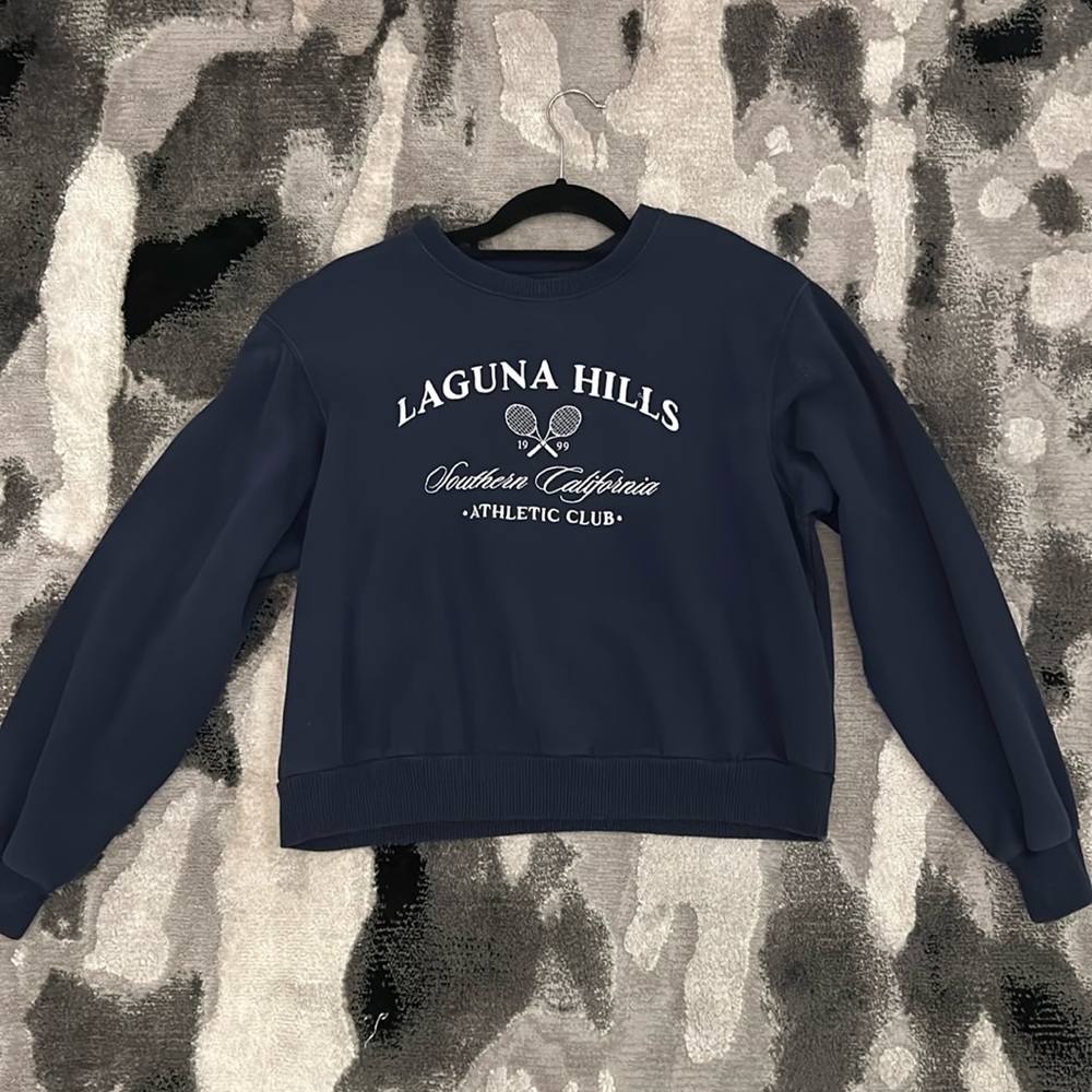 Hollister navy crewneck